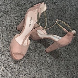 💕So sexy Nude Pink suede heels platform💕
